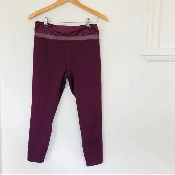 Fabletics x Kelly Rowland Shine Powerhold Define Wine Red Capris - Picture 4 of 10